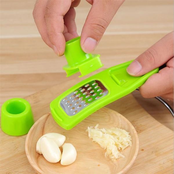 Garlic Press Grater Slicer Plastic Grinding Tool Kitchen Accessories(random color ) - AVORA