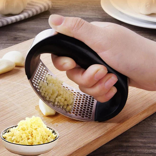 Garlic Press Stainless Steel Handheld Ginger Garlic Curve Mincer Chopping (random Color) - AVORA