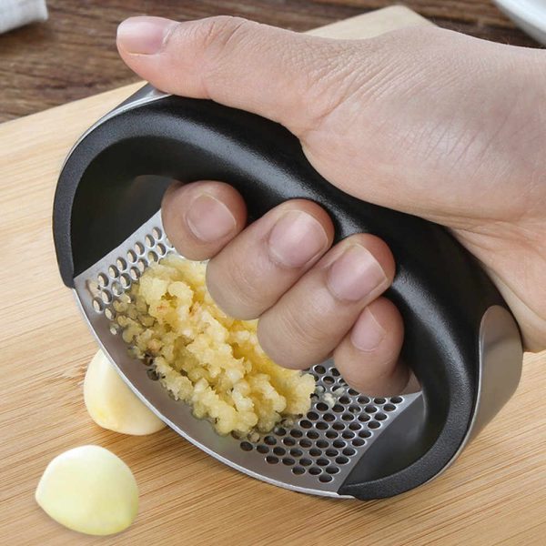 Garlic Press Stainless Steel Handheld Ginger Garlic Curve Mincer Chopping (random Color) - AVORA