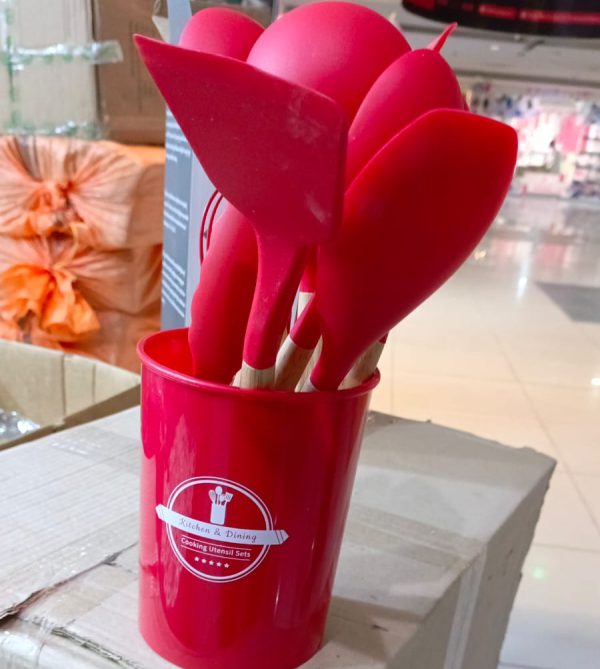 12 Pcs Set Wooden Handle Silicone Kitchen Utensils With Storage Bucket High Temperature Resistant And Non Stick Pot Spatula Spoon( Random Color ) - AVORA